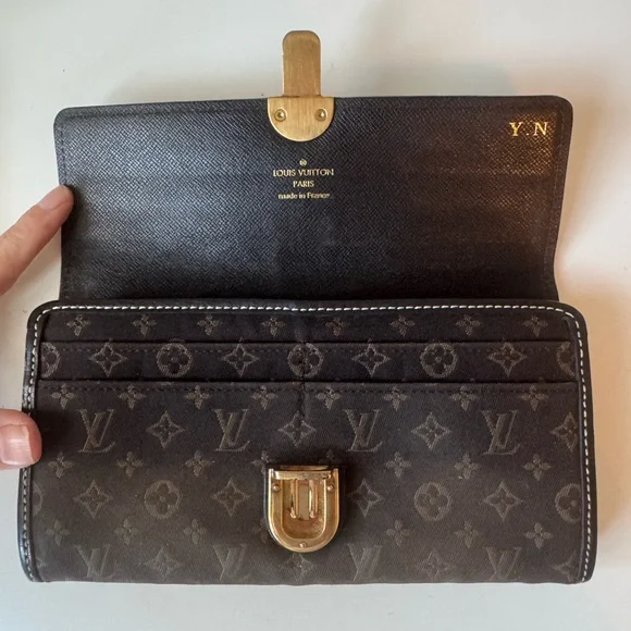 Louis Vuitton Women’s Brown Monogram Idyll Canvas and Leather Sarah Wallet - Picture 8 of 15